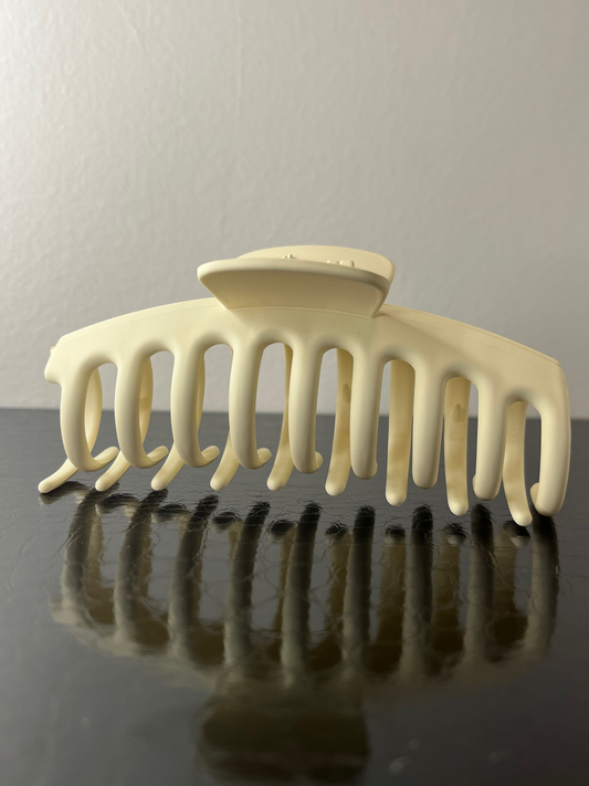 Pince à cheveux teinte crème